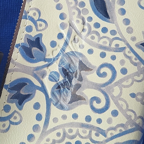 Patricia Nash Printed Bi-Fold Wallet - Picture 5 of 6